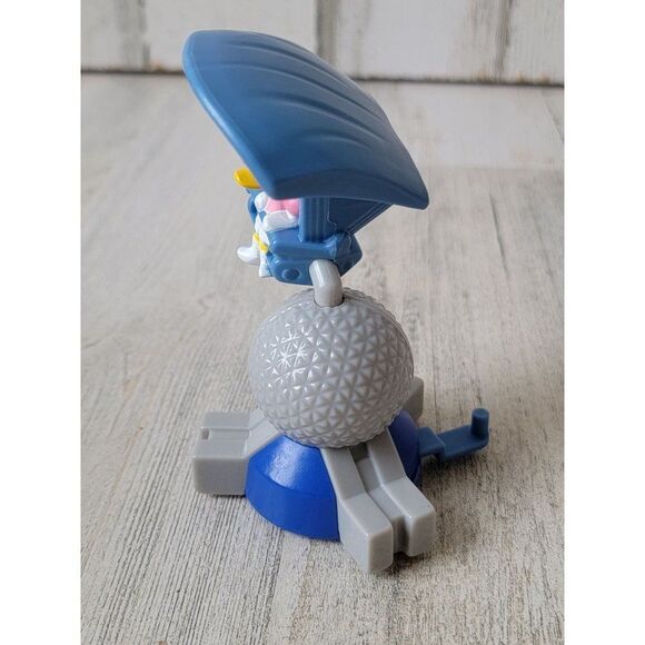 McDonald's Daisy Duck Soarin' rocket Disney toy figure - Picture 4 of 5